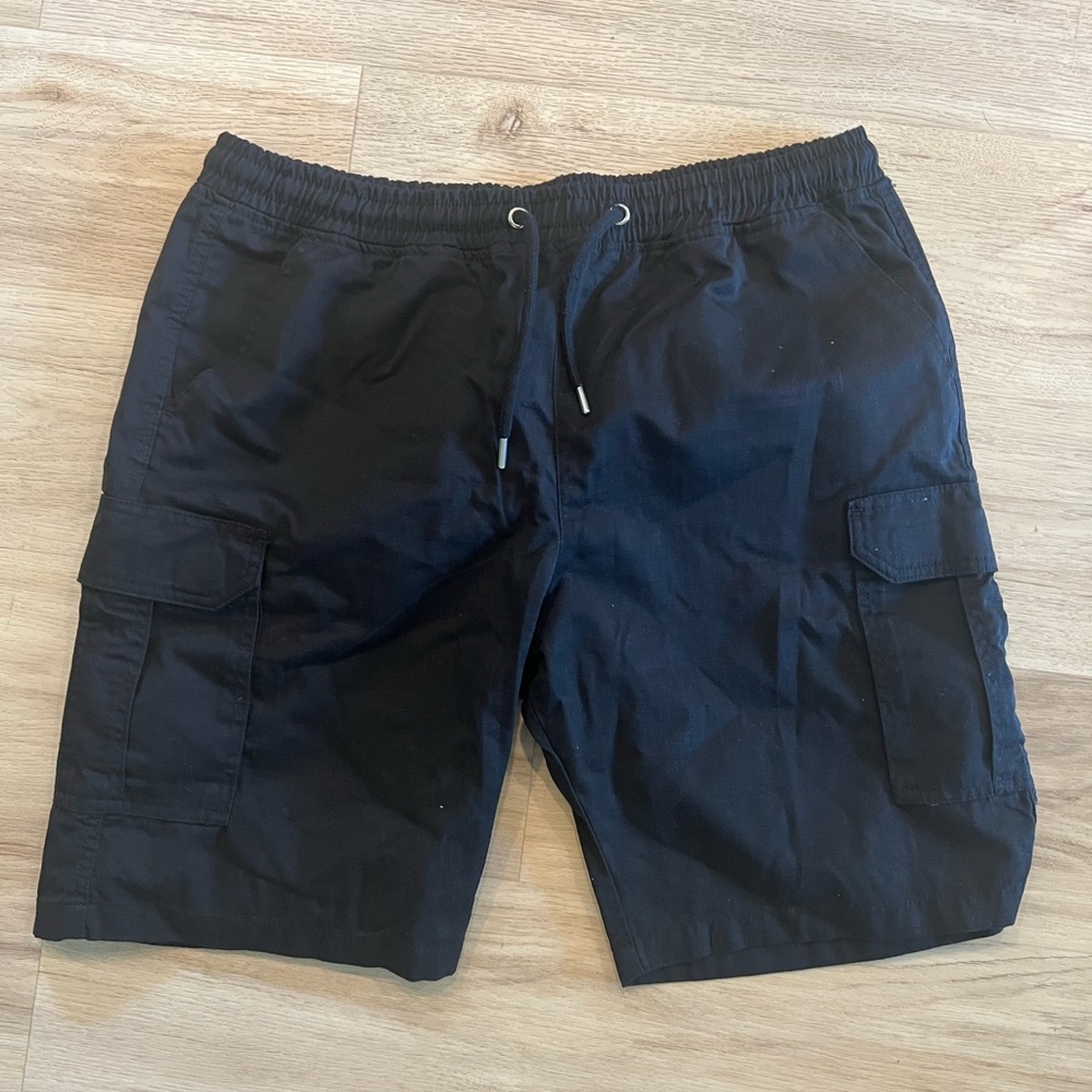 NWT Men’s Black Cargo Shorts - SZ XXL